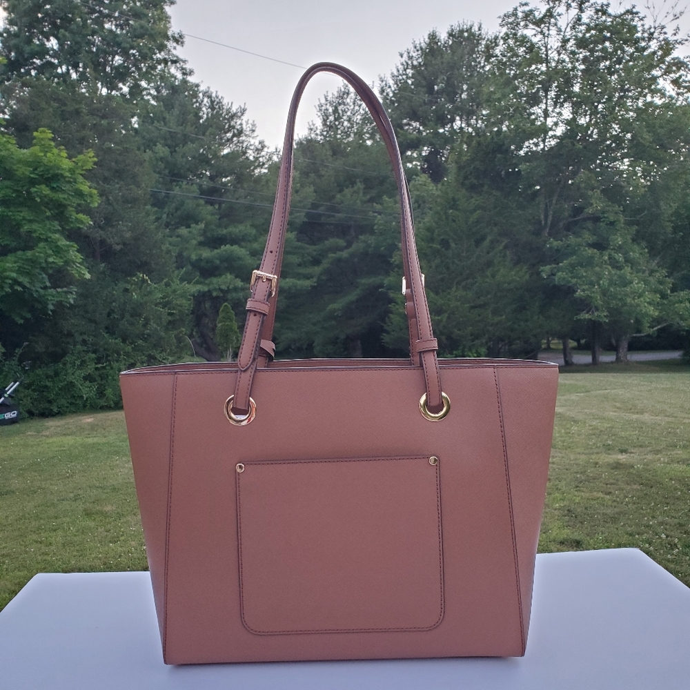 NWT Michael tote bag + Matching Michael Kors Wallet. - Picture 5 of 16